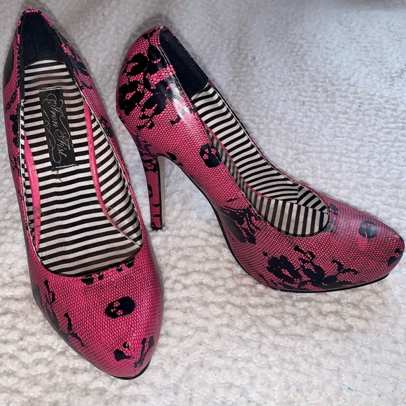 Iron First Heels - Picture 1 of 2